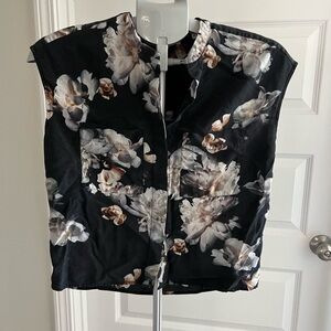 Vince Black Silk Peony Printed Shell Cropped Blouse Cap Sleeves
